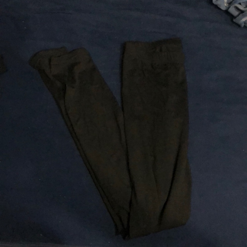 NWOT Francesca’s size small black leggings